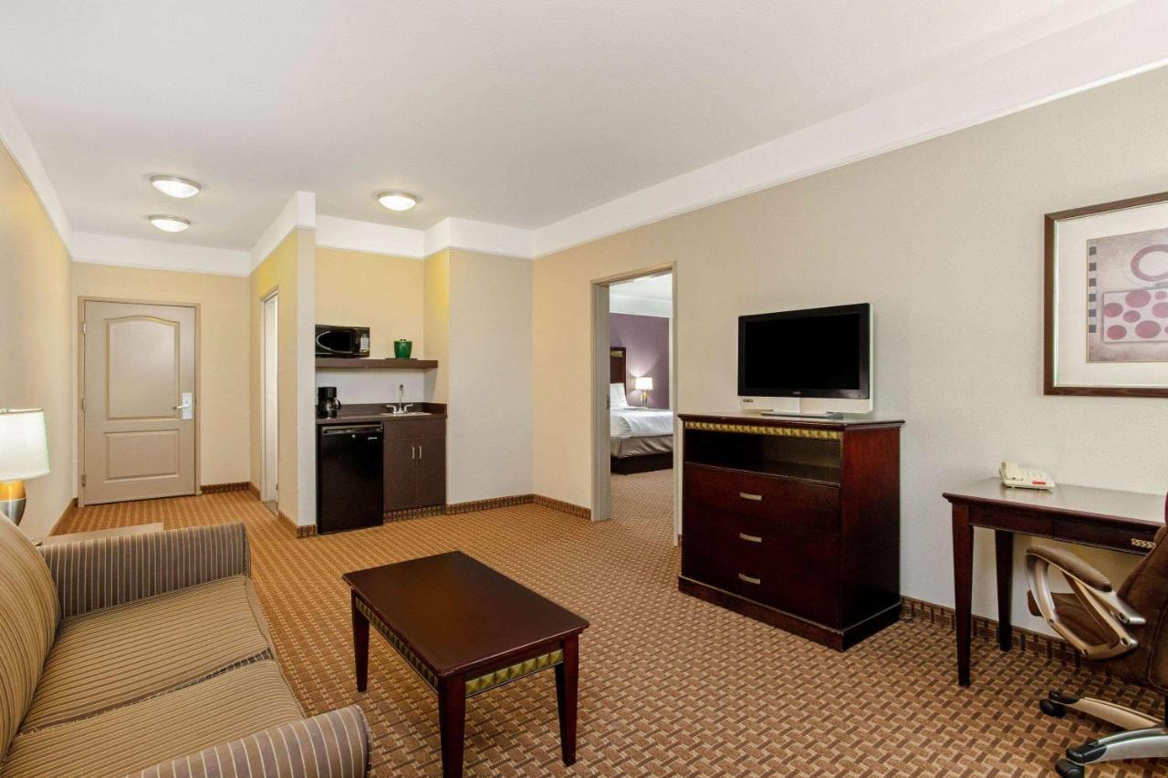 Hotel La Quinta By Wyndham Cleburne Exterior foto